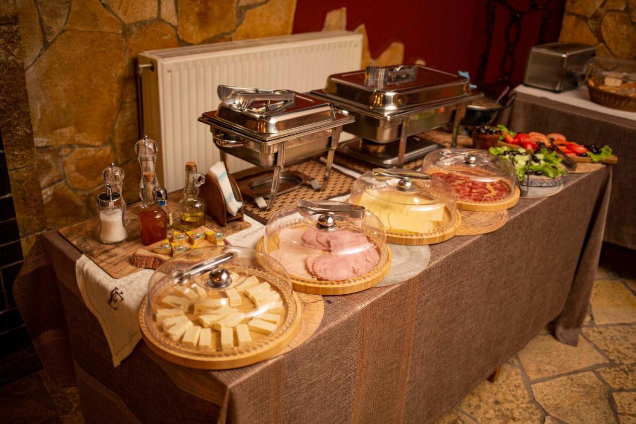 Vila Eden Boutique Hotel Korce Extérieur photo