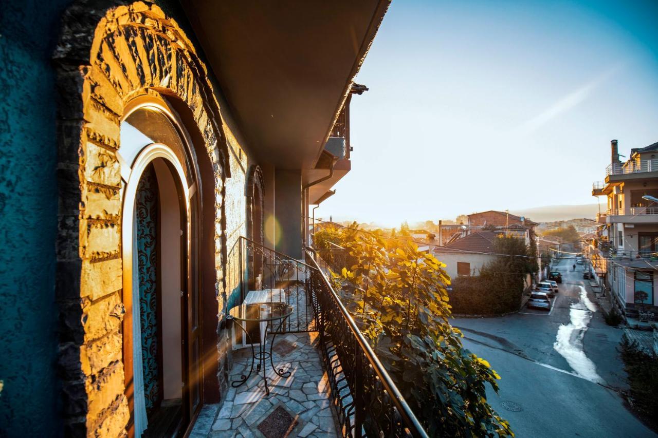 Vila Eden Boutique Hotel Korce Extérieur photo