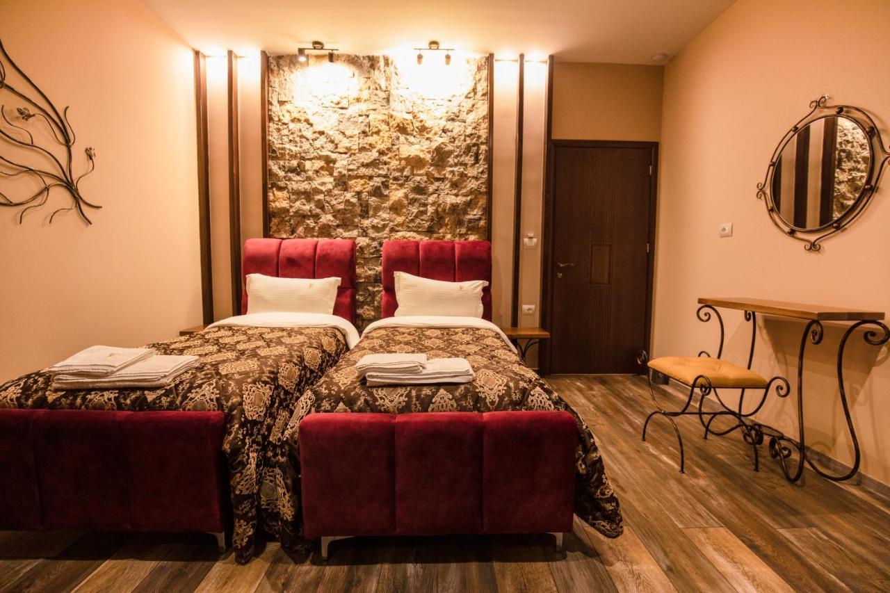 Vila Eden Boutique Hotel Korce Extérieur photo