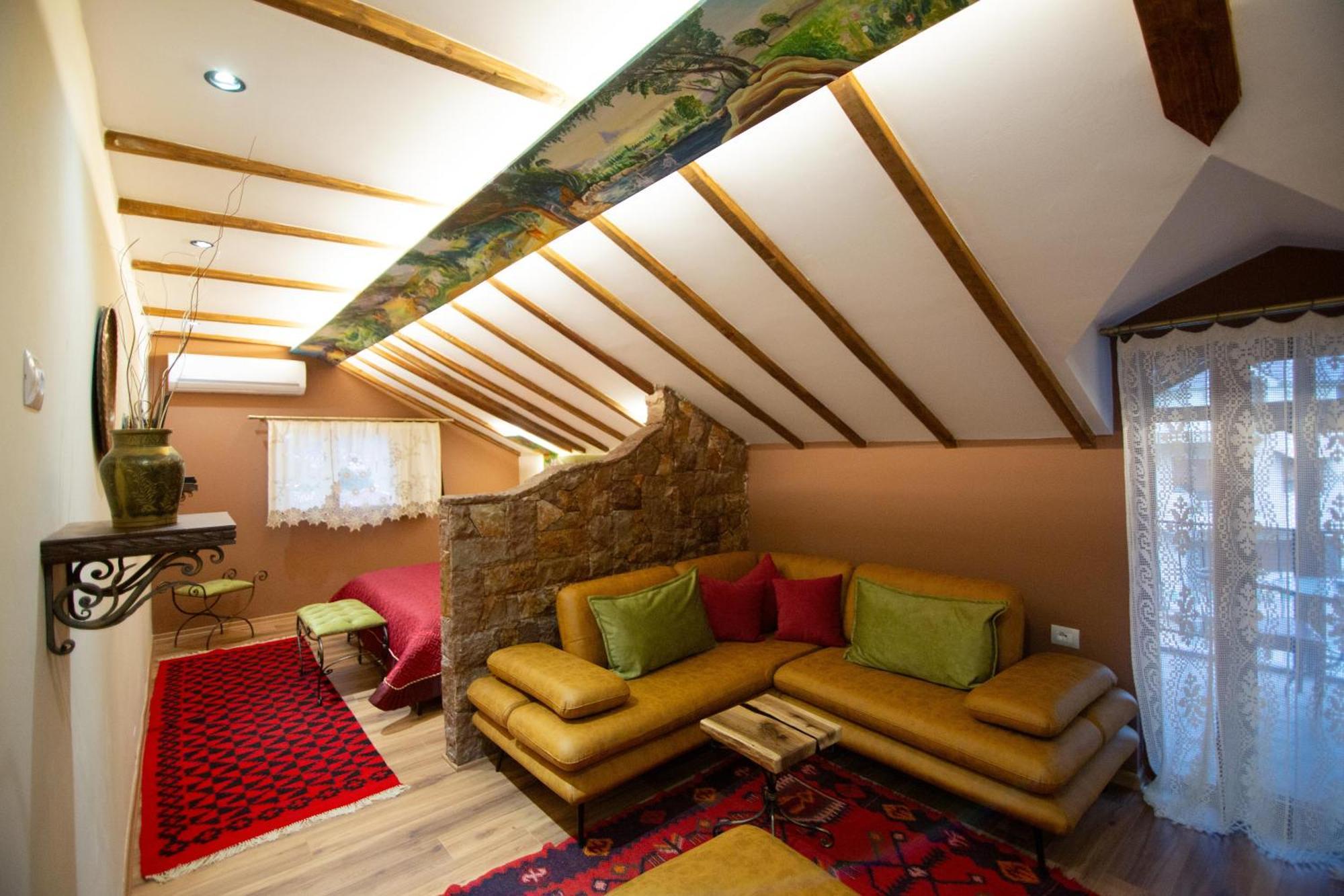 Vila Eden Boutique Hotel Korce Extérieur photo