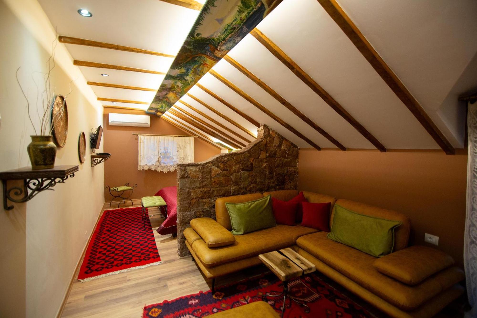 Vila Eden Boutique Hotel Korce Extérieur photo