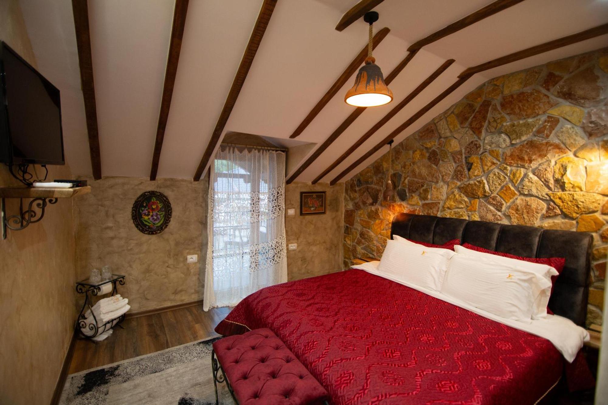Vila Eden Boutique Hotel Korce Chambre photo